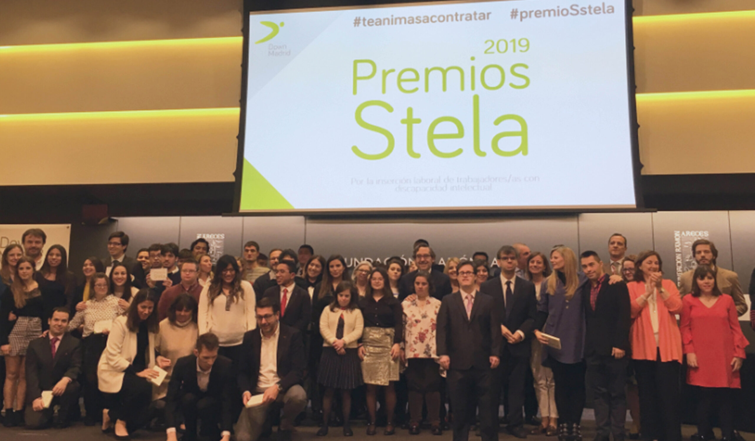 DealerBest è riconosciuto ai premi Stela grazie alla diversità del suo team