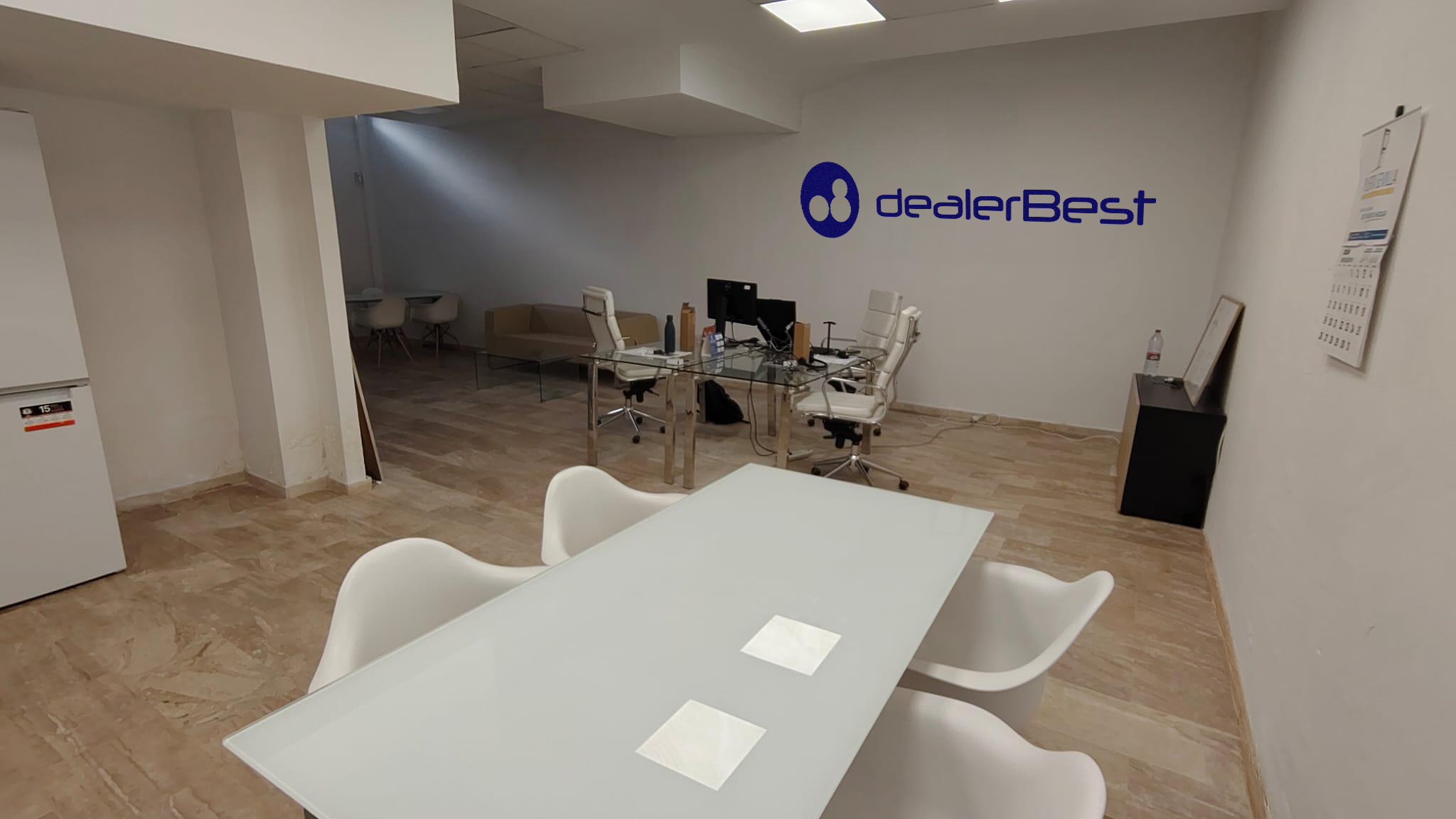 DealerBest abre una nueva oficina en Sevilla